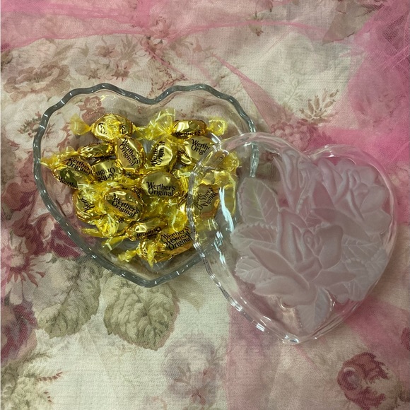 🎉⭐️Host Pick⭐️🎉Vintage Large Glass Heart Trinket /Jewelry Dish - Picture 6 of 6